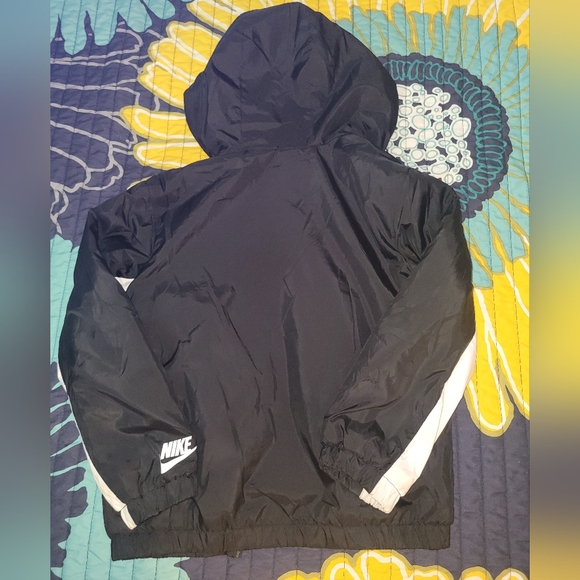 Nike Kids Black and White Jacket - Picture 3 of 4